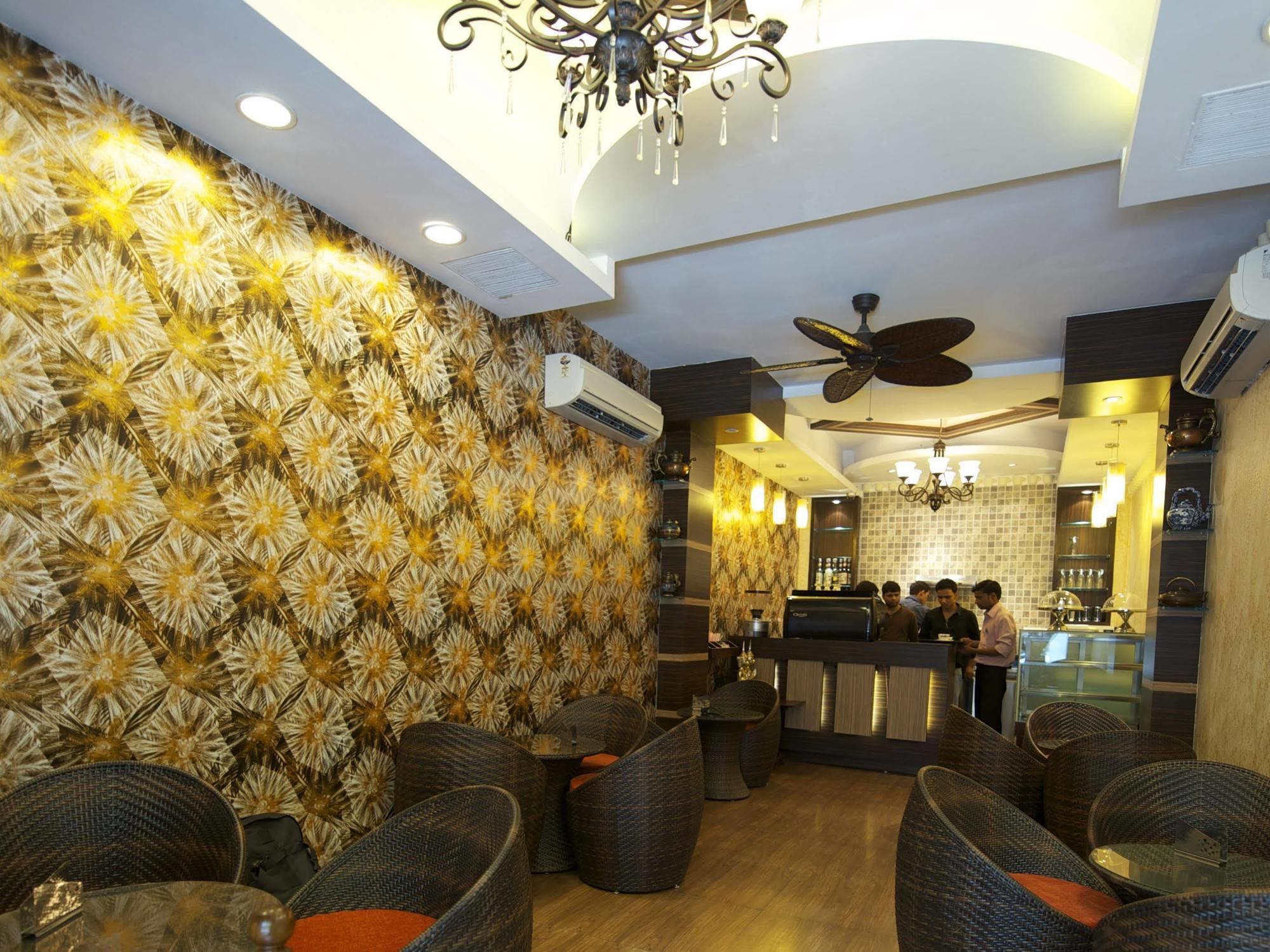 Grand President Hotel Delhi  Bagian luar foto