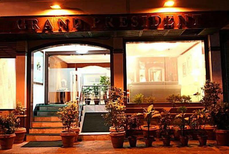 Grand President Hotel Delhi  Bagian luar foto